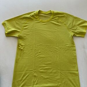 Lululemon Metal Vent T-Shirt Size M